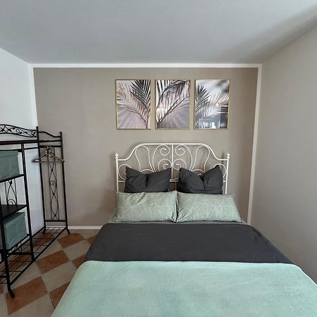 Palmen Apartment Direkt In Bad Aibling Bagian luar foto